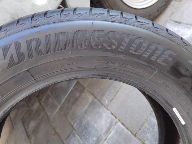 4db Új 215/60 R17 Bridgestone Turanza 005. dot 2023