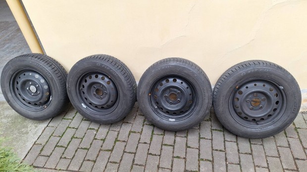 4db Újszerű 15" Laufenn kerekek Kia felnire szerelve eladó