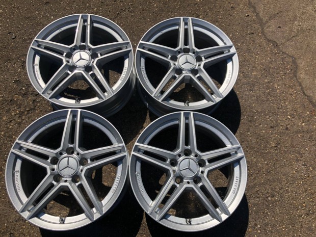 4db Uniwheels 16" Mercedes-Benz alufelni. (3946)
