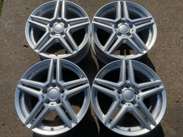 4db Uniwheels 17 Mercedes-Benz alufelni. (3814)