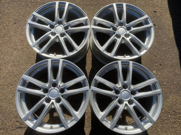 4db Uniwheels 17 VW Skoda Seat alufelni. (4128)