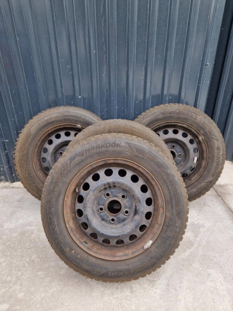 4db. Hankook Winter i*Cept RS3 195/65R15 91T - Lemezfelnin