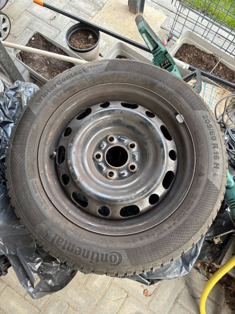 4db ac�lfelfelni + Continental Wintercontact TS 850P 205/60 R16 H