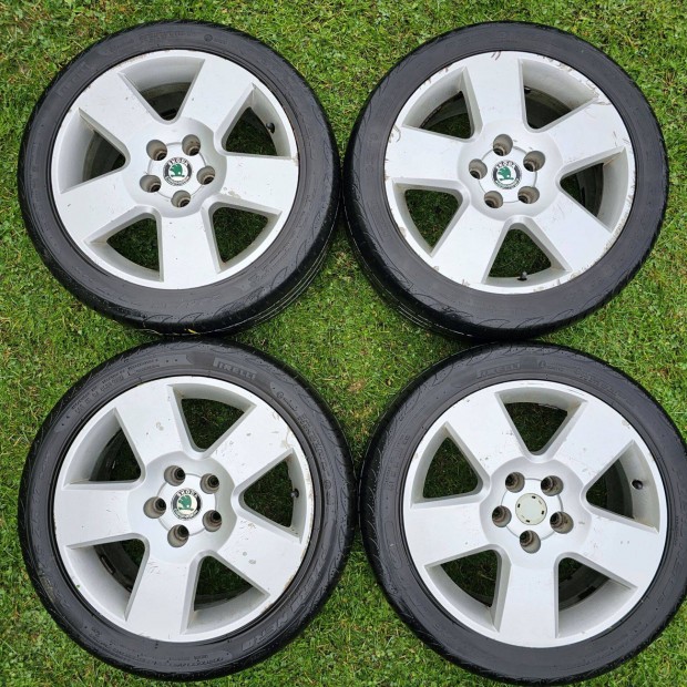 4db eredeti Cseh gyártmányú retro Skoda alufelni eladó!
