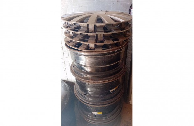 4db eredeti Renault 16" lemez felni + dsztrcsa + 2 hasznlt gumi