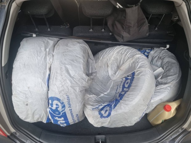 4db felni ajndk kumho tli gumival 205/55 R16