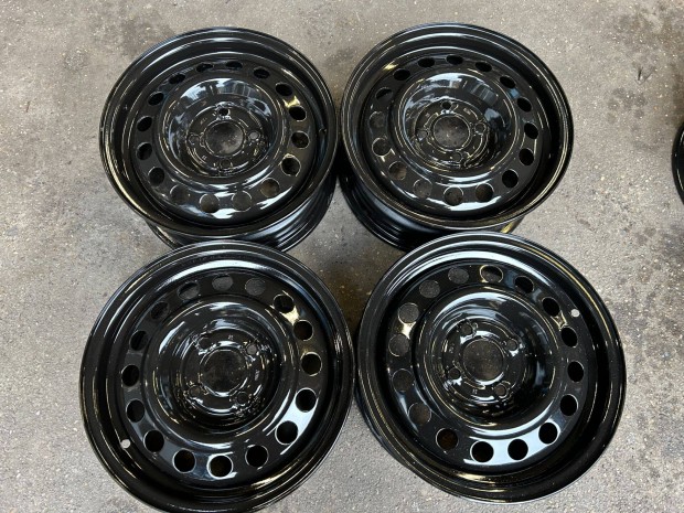 4db gyri 14" Renault aclfelni. (259)