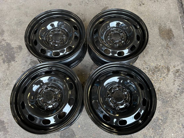 4db gyri 14" VW aclfelni. (261)