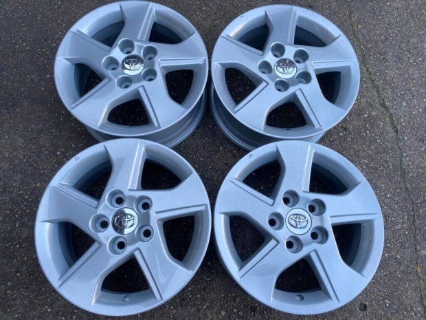 4db gyári 15 Toyota Auris Corolla alufelni. (*3529*)