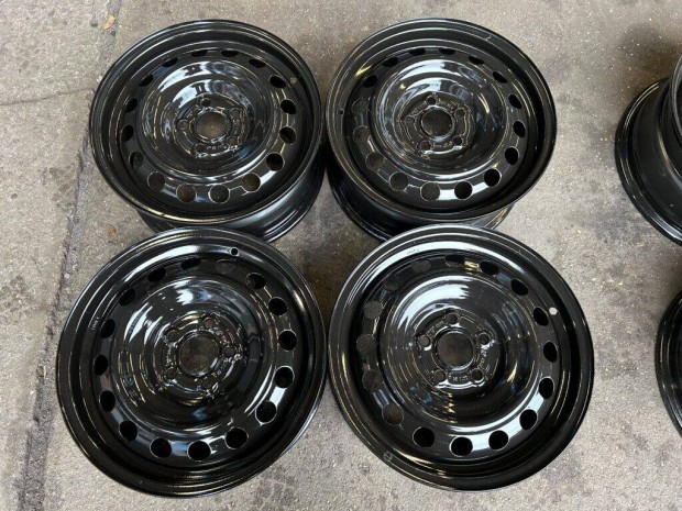 4db gyári 15 Toyota acélfelni. (*265*)