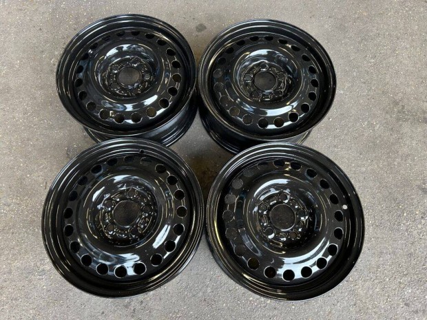 4db gyári 15" Ford acélfelni. (*257*)