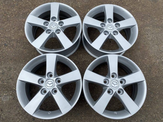 4db gyri 15" Mazda alufelni. (*3047*)