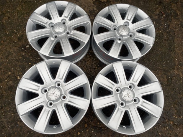 4db gyri 15" Mitsubishi Colt alufelni. (3603)