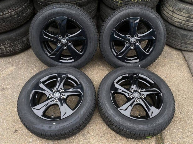 4db gyári 15" Toyota Yaris szerelt kerék. ("3592647")