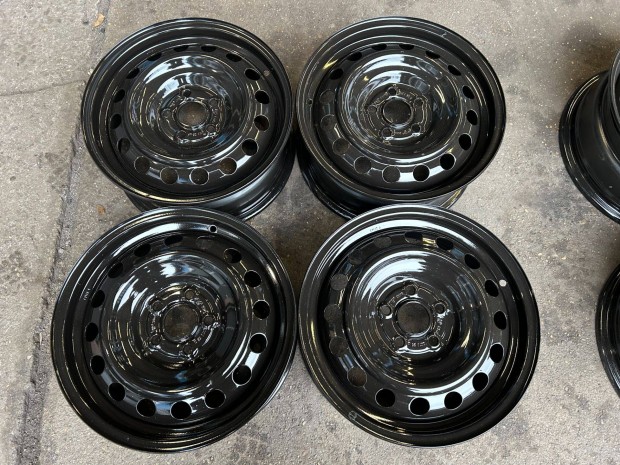 4db gyri 15" Toyota aclfelni. (265)