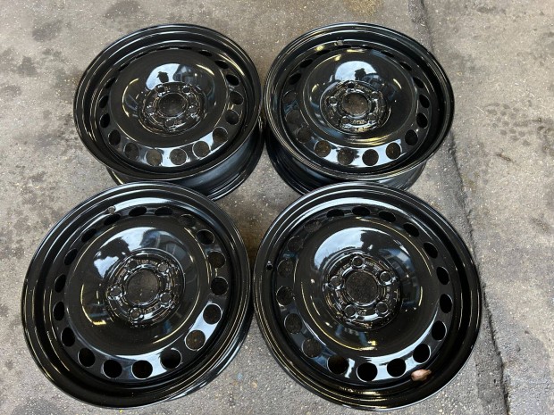 4db gyri 15" VW aclfelni. (264)