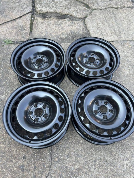 4db gyri 15" VW aclfelni. ("233")