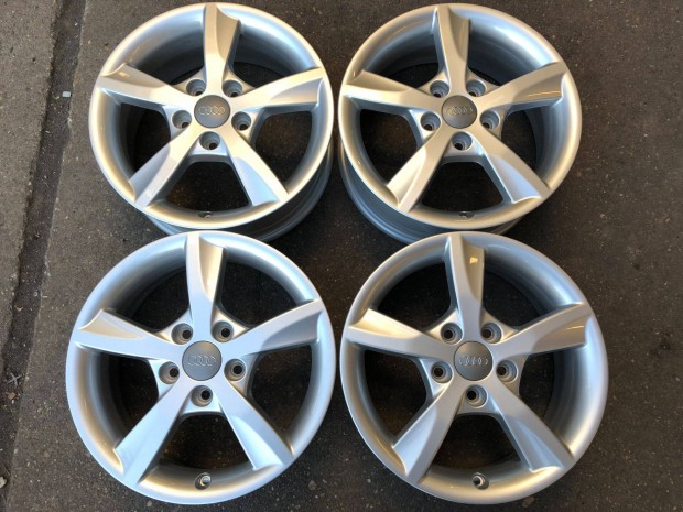 4db gyári 16 Audi A3 8V alufelni. (825)