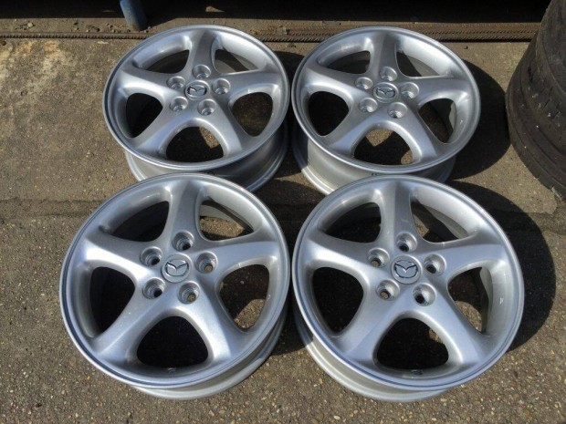 4db gyári 16 Mazda alufelni. ("850")