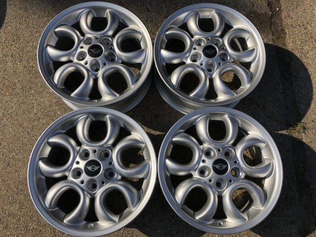 4db gyri 16 Mini Countryman Paceman alufelni. (619)