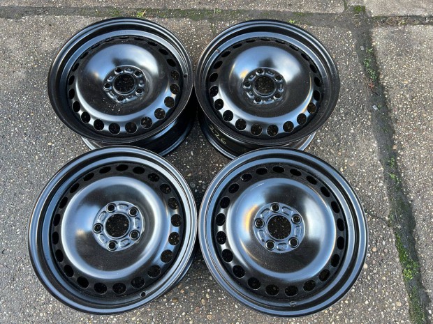 4db gyri 16" Ford aclfelni. (226)