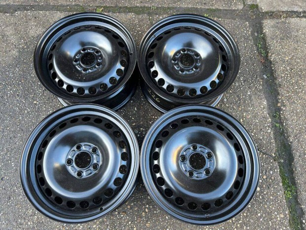 4db gyári 16" Ford acélfelni. (*226*)