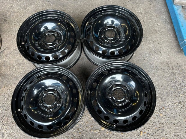 4db gyri 16" Renault aclfelni. (274)