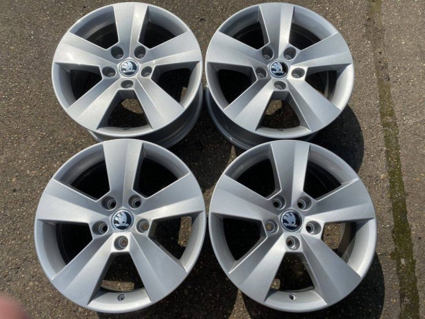 4db gyri 16" Skoda Superb alufelni. ("2987")