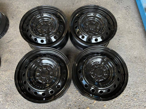4db gyári 16" Suzuki acélfelni. ("270")
