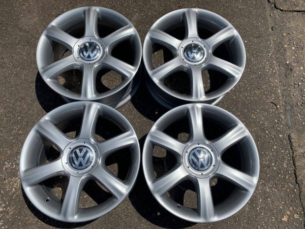 4db gyri 16" VW Beetle alufelni. ("3030")