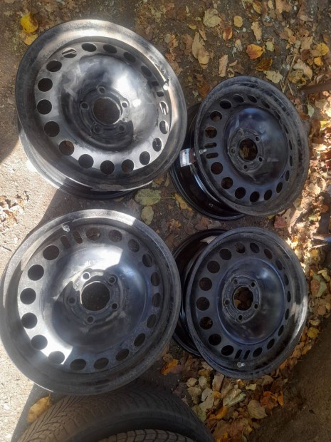 4db gyri 16-os Opel felni jeladval 5x110