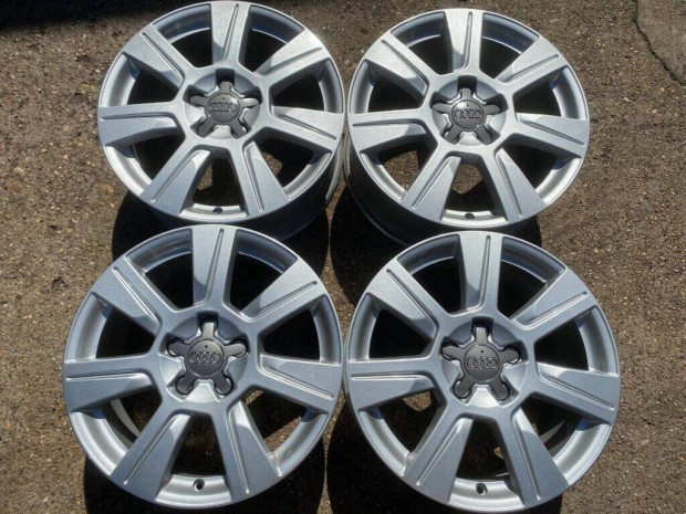 4db gyri 17 Audi A6 A4 alufelni. (4068)