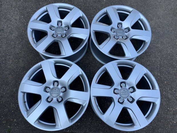 4db gyári 17 Audi A7 A8 alufelni. ("2130")