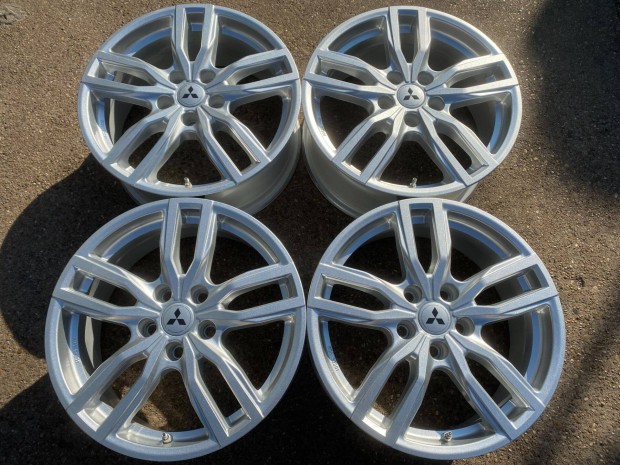 4db gyri 17 Mitsubishi Outlander alufelni. (4165)