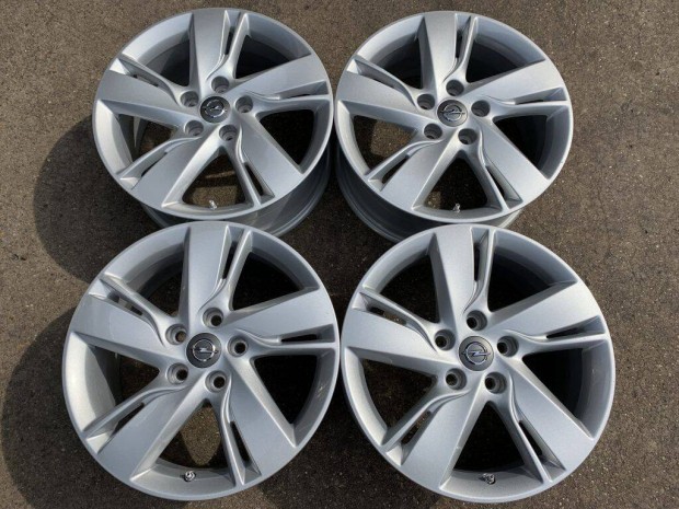 4db gyári 17 Opel Astra Zafira alufelni. ("2176")