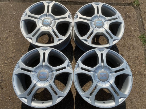 4db gyri 17 Seat Leon alufelni. (4084)