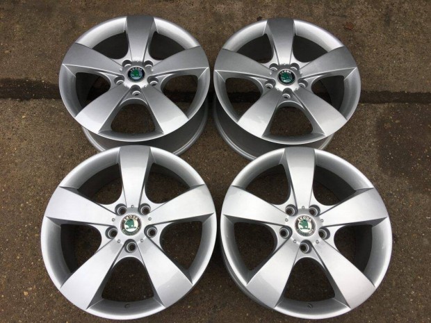4db gyári 17 Skoda alufelni. ("245")