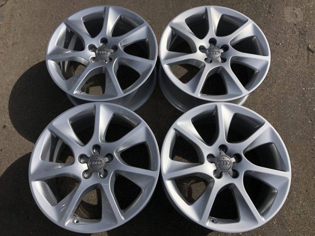 4db gyri 17" Audi A1 - TT alufelni. (1113)