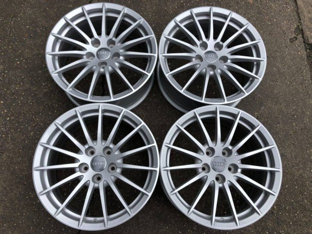 4db gyári 17" Audi A5 alufelni. ("1725")