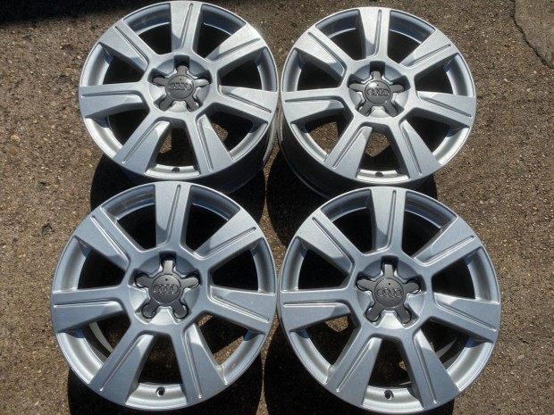 4db gy�ri 17" Audi A6 - A4 alufelni. (4068)