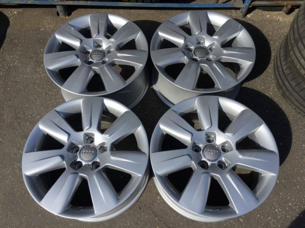 4db gyri 17" Audi alufelni. ("202")