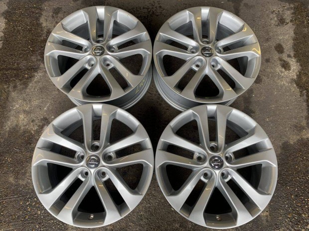 4db gyri 17" Nissan Juke alufelni. ("2469")