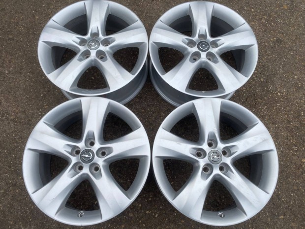 4db gyri 17" Opel Astra J - K alufelni. (4168)