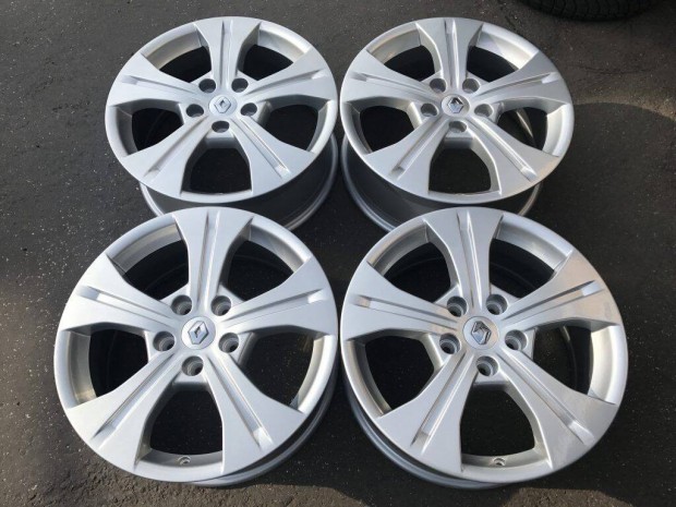 4db gyri 17" Renault alufelni. (*520*)