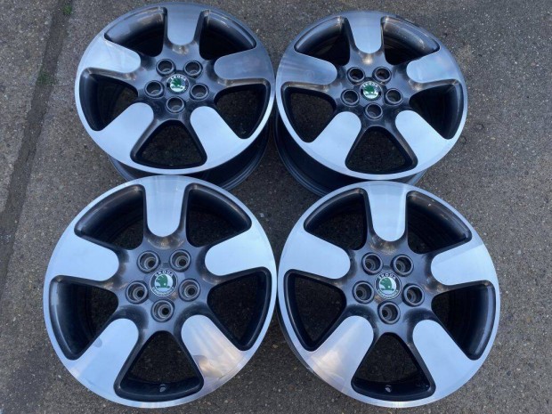 4db gyári 17" Skoda Octavia alufelni. ("3452")
