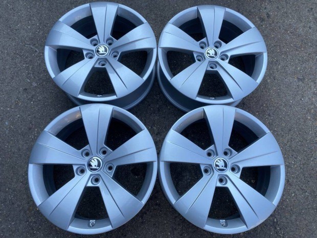 4db gyári 17" Skoda Superb III alufelni. ("3460")