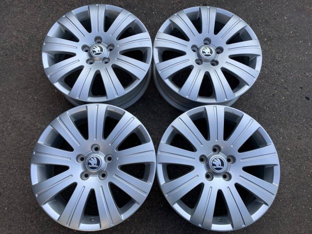 4db gyri 17" Skoda Superb alufelni. ("2691")