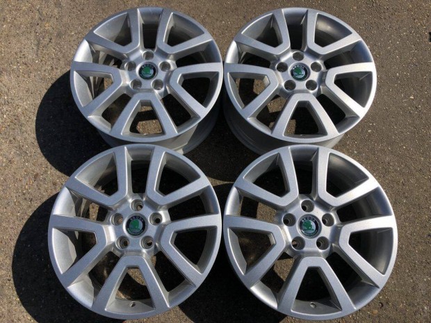 4db gyri 17" Skoda alufelni. ("1204")