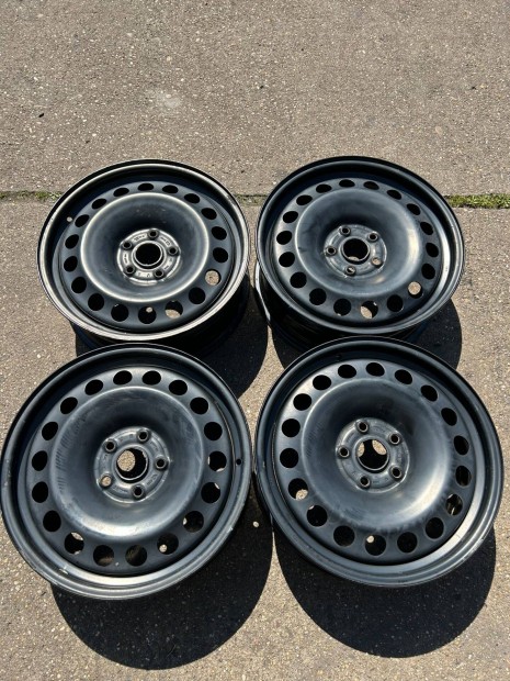 4db gyri 17" VW Touran aclfelni. (280)