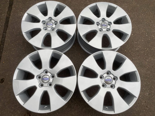 4db gyri 17" Volvo C30 - S40 - V40 - S60 alufelni. (4173)